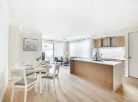 Family-Friendly 4BR Retreat Near Brisbane