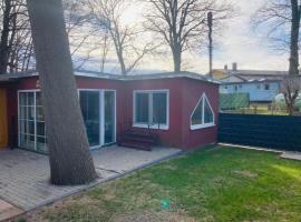 Holiday Home Villa Specht- Ferienbungalow by Interhome, khách sạn ở Klein Strömkendorf