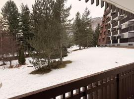 Comfortable studio at the foot of the ski slopes, Hotel in La Salle Les Alpes