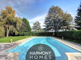 Harmony Homes Montereau - Piscine Spa & Tennis, hôtel à Montereau
