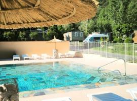 Aloha Camping Club, hotel a Reynès