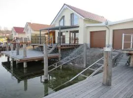 Holiday Home Seehaus Arielle mit Wassergrundstück by Interhome