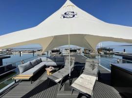 Apartment Hausboot Seestern am Bärwaldersee by Interhome, Hotel in Klitten