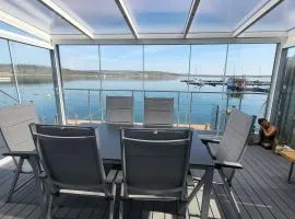 Holiday Home Seehaus Pippa mit Sauna und Whirlpool direkt am See by Interhome