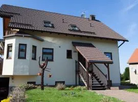 Apartment mit Parkplatz und Fahrradunterstellmöglichkeit mit Balkon nah am Wald by Interhome