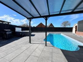 Holiday Home mit privat Hottub und Klima- by Interhome, hotel a Neubörger