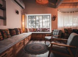 וילה בקיבוץ דפנה - אירוח וטיולים בלב טבע פראי, hotel v destinácii Dafna