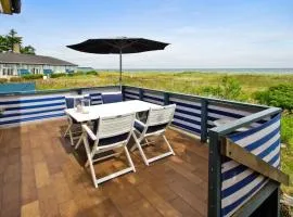 Apartment Skaerven Beachfront Wohnung C by Interhome