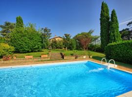 Holiday Home Casale Giulio by PosarelliVillas, hotel in Cetona