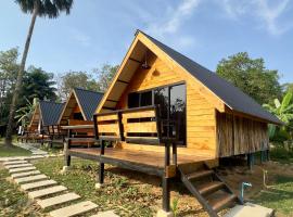 Phayam Paradise Resort، فندق في كو فايام