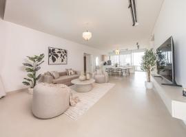 Premium 2 Bedroom Apartment with Maid Room and Sea Views in Seaside Hills, khách sạn ở Ajman