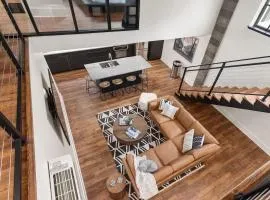 Urban Sanctuary Luxury Stay with Private Parking