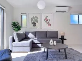 Convenient Ozu Location Bright 4BR Stay by Restavio