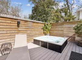 Little Lady Cottage | Hot Tub • Walk to downtown