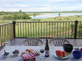 Vaalkop Dam Reserve, self-catering log cabin holiday home in Beestekraal, South Africa, hotel di Beestekraal