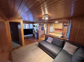 Gemütliche und rustikale Ferienwohnung, hotel a Niederried