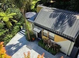 Beautiful Apartment Surrounded by Native Bush
