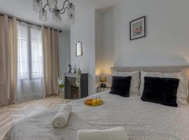 La suite impériale, Hotel in Montereau-faut-Yonne
