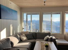 Mountain Panorama Lodge - Private Sauna & Sunset Deck، فندق في فوسفافنغان