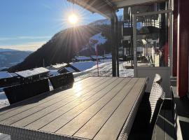 Perfect location - Ski in Ski out! - Sauna!, hotel em Vossevangen