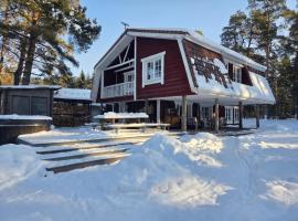 Forest Escape 35min from Tallinn - HotTub & Sauna, cottage di S&otilde;itme