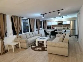 FashionLuxe Apartment