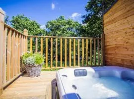 Riverside Hideaway for Two Hot Tub River Lochay