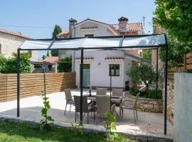 Holiday Home Typisch istrisches Steinhaus Brnistra in Rakalj by Interhome