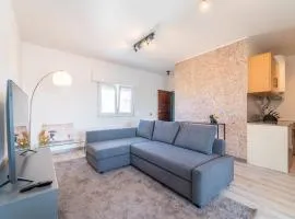Ocean View Apartment near Arrifana Beach with Parking
