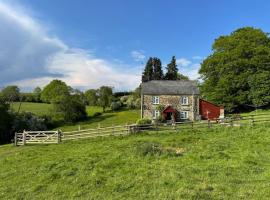 Cotswold Cottage with Private Valley Views - Only 15 Minutes from Cheltenham & Stroud، فندق في غلوستر