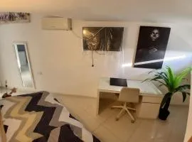 Central netanya appartment 24