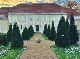 Arboris - Retreat into the open, hotel in Blankenberg