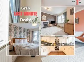 Last-Minute Escapes ! Summer Days l RTM Stay l 4 -Bed House By Finesse Stays Short Lets & Serviced Accommodation Wakefield With Parking, Contractors