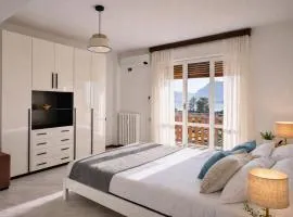 Lake View Apartment - Parking Included