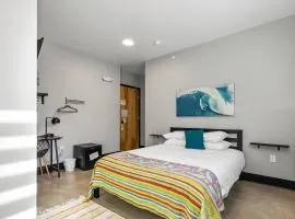 Pet friendly queen room for 2