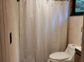 Quilla Surf House、プエルテシロのホテル