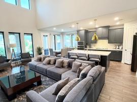 Luxury 5BR Retreat I Resort Access Near La Cantera, Hotel in Boerne Stage Field