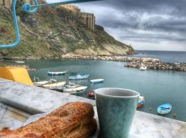 La Casa di Titina, hotel v destinaci Procida