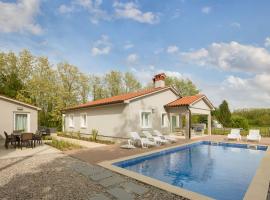 Holiday Home Charmante Villa mit gepflegtem Garten und beheiztem Pool by Interhome, Hotel in Čubanići