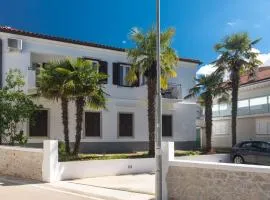 Apartment Wohnung Ivona in Strandnähe by Interhome