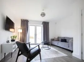 Stylish 2 Bedroom House - Village Location