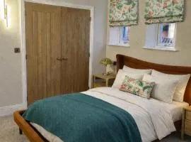 Half Moon Nest - Refurbished throughout for 2026