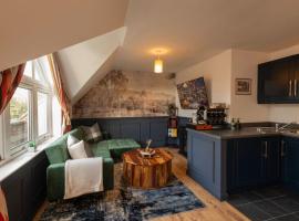 The Curators Penthouse Art, Antiques, Arboretum, hotel v destinácii Derby