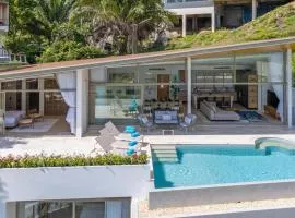 Villa Oksana, Luxury 4-Bedroom Sea View Villa
