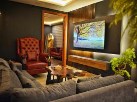 Luxury One Bedroom Apartment - Goldcrest Mall DHA Phase 4 - Near Airport, hotel u gradu 'Lahore'