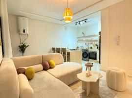 Warm & Stylish Boho Condo - 6 km to Old Medina，非斯的分租公寓