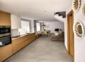 Casa de Piedra con Encanto l Patio Privado l Playa a 2 minutos