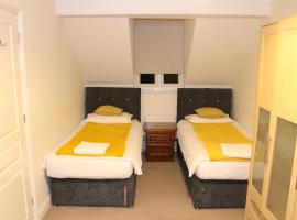 4 Bedroom house, Parking, Wi-Fi, Near Town Centre, hotel v mestu Ipswich