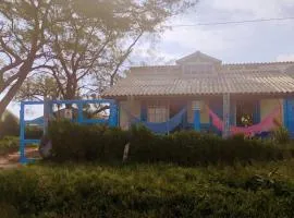Casa beiramar, vista mar e pinheiros, pé na areia