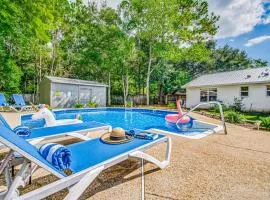 Charming Pensacola Home Pool Lanai